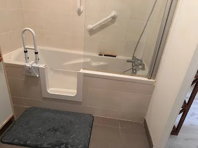 Image de BAIGNOIRE MAGIQUE - EXPERT EN DÉCOUPE DE BAIGNOIRE POUR SENIORS