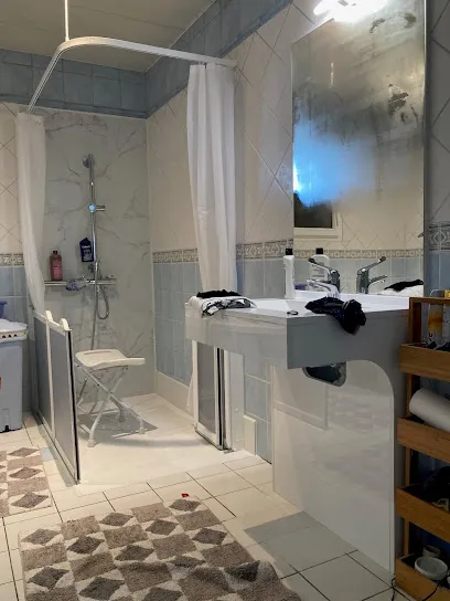 Image de DOMetVIE Charente Maritime - Salle de bain, monte-escalier & aménagement PMR