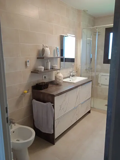 Image de La Grange -Rénovation Maison- Cuisine - Bain -Bibliothéque